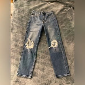 Hollister Ultra High-Rise Mom Jean W26 L25